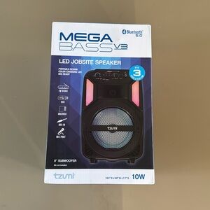 Bluetooth Speaker 
BRAND NEW‼️